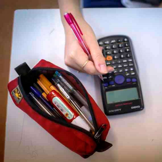 בתי הספר נפתחים, אך לא כולם שבים ללימודים