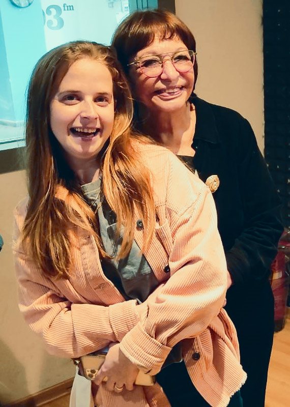 רבקה מיכאלי וגיה באר גורביץ' באולפן