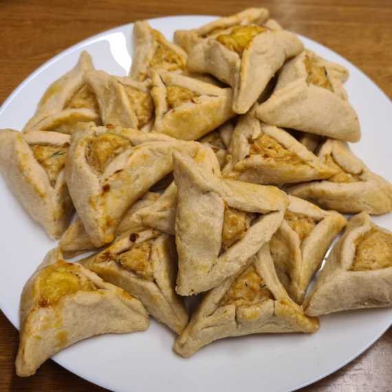 מתכון לאוזני המן במילוי גבינה מלוחה