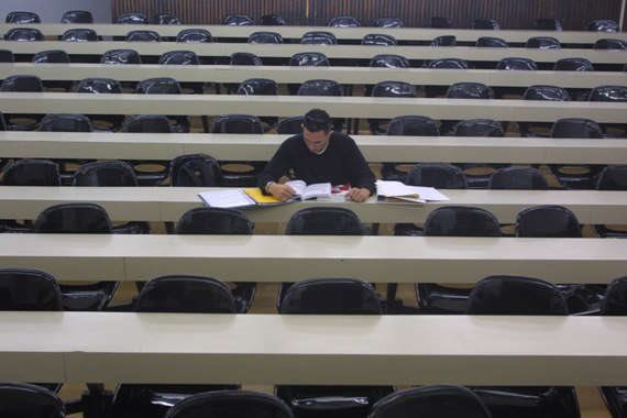 סטודנט באוניבסיטה (ארכיון)