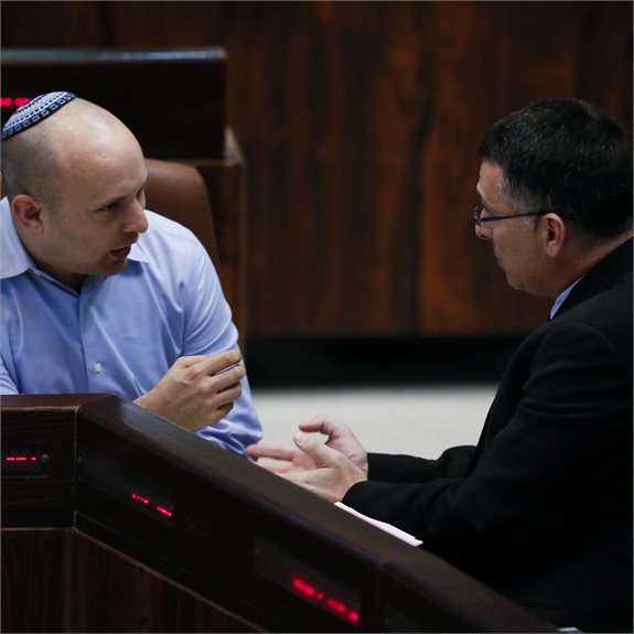 נפתלי בנט וגדעון סער (ארכיון)