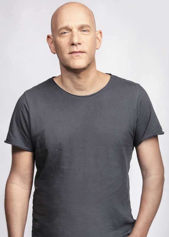 האם גיא פלג צריך לשנות קריירה?