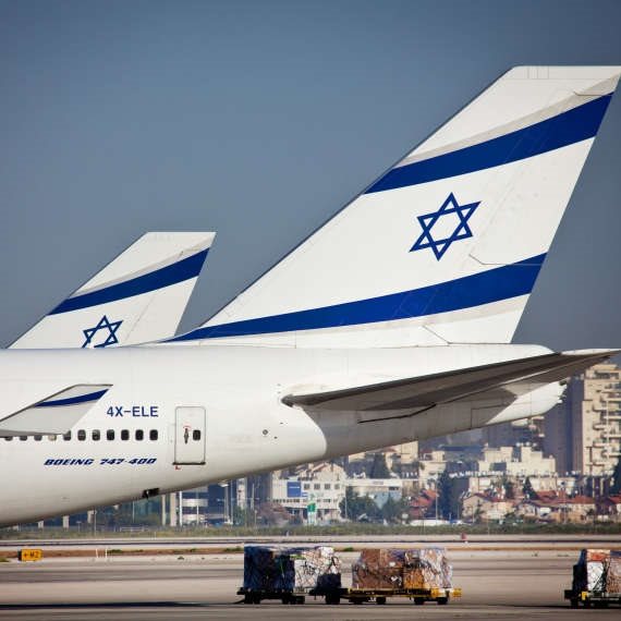 כיצד השפיעה השנה האחרונה על הכנסותיה של חברת אל על?