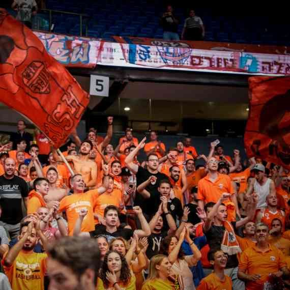 על אף בקשת הדחייה - מכבי ראשל"צ בדרך לגמר ביום ה'