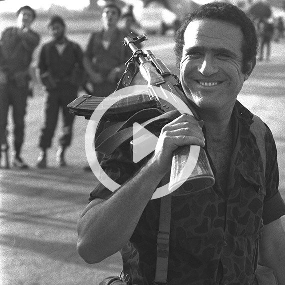 יהורם גאון בצילומי הסרט אנטבה, 1976