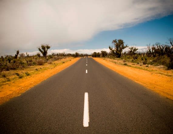 עדי אלבחר סיפרה על אלבום הבכורה 'מים במדבר'