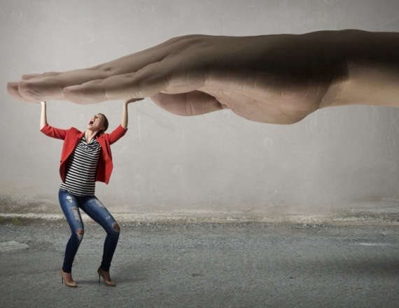 מאזינה: "אני חווה כאבים בשתי הידיים"