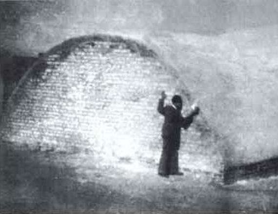 גלעד על קבר האחים קורבנות הפרהוד