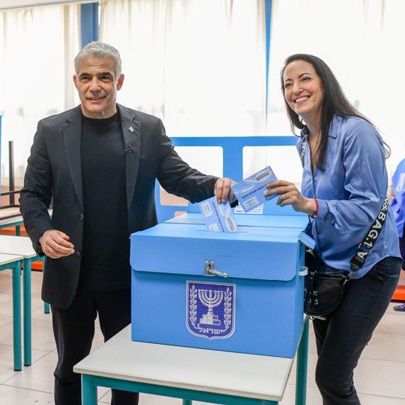 מאחורי כל גבר מצליח עומדת אישה מוכשרת