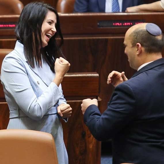 נפתלי בנט ושירלי פינטו