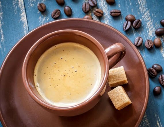 איך מכינים קפה נטול קפאין?