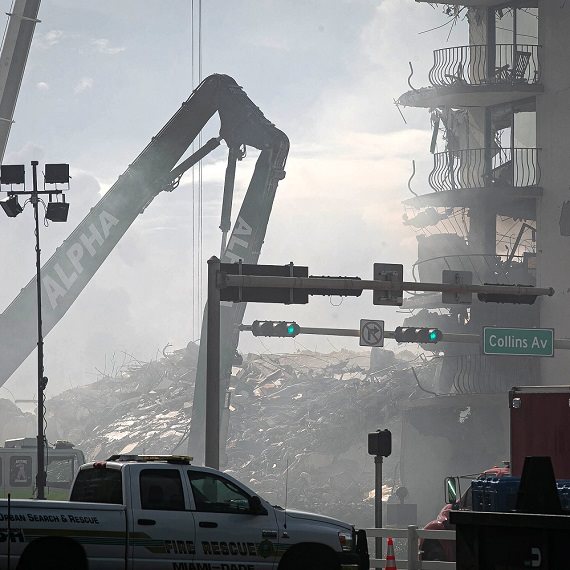 אסון קריסת הבניין בפלורידה