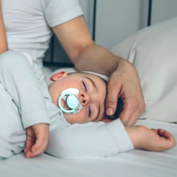 "בני סובל משיתוק בחצי מפניו"