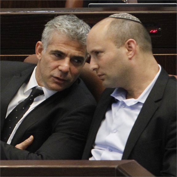 רה"מ נפתלי בנט, ורה"מ החליפי יאיר לפיד