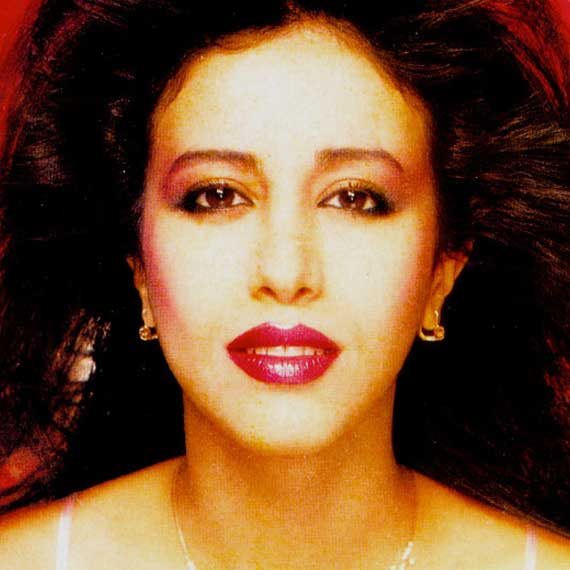 פיתויים. עפרה חזה