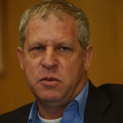 גיורא איילנד