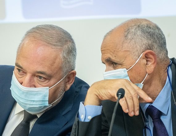 מנכ"ל משרד האוצר רם בלינקוב ושר האוצר אביגדור ליברמן