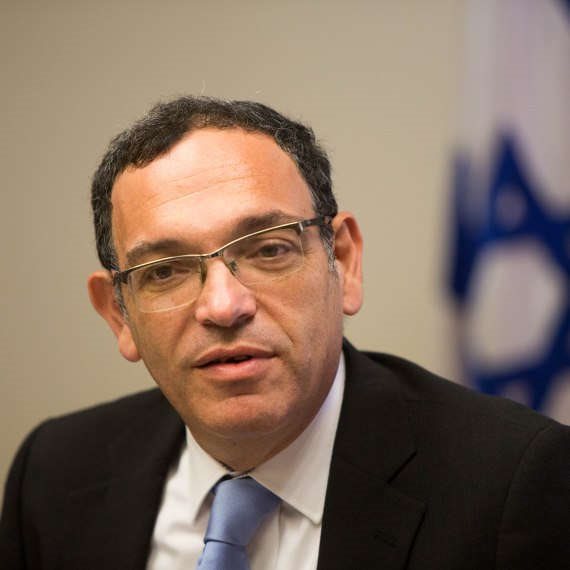 הרב שי פירון