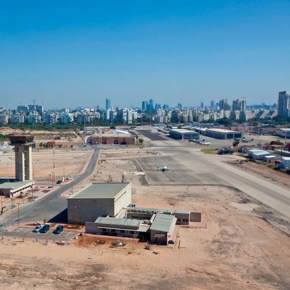 מי רוצה לגור בשדה דב?