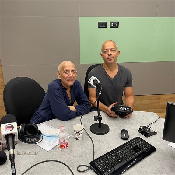 רבקה זהר באולפן עם רז שכניק