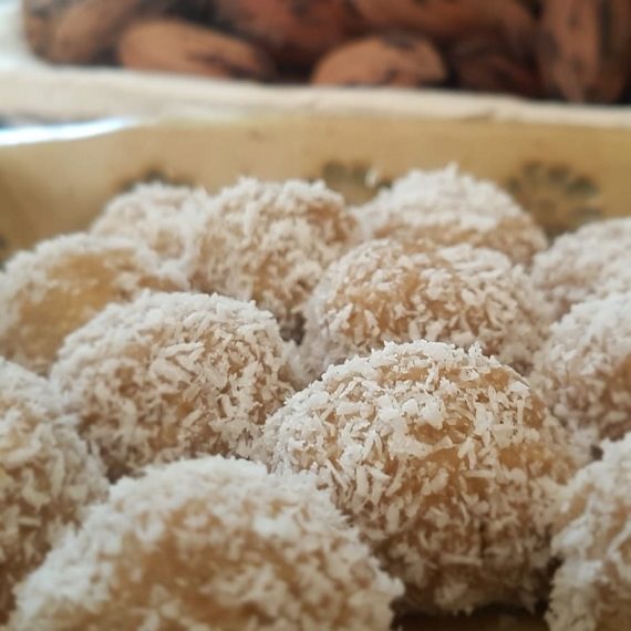 מתכון לכדורי טחינה, דבש וקוקוס