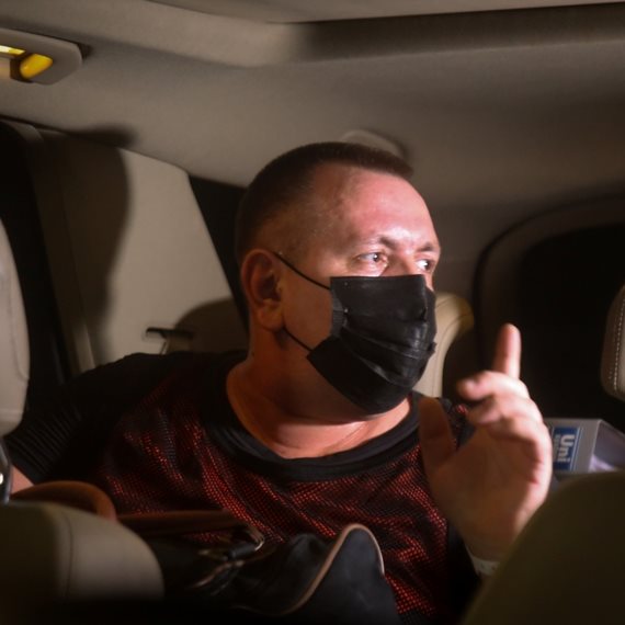 רומן זדורוב עם שחרורו למעצר בית