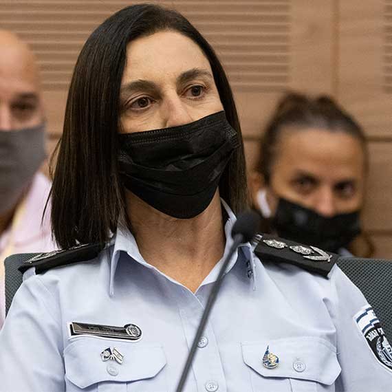 תשלם את המחיר? נציבת שב"ס, קטי פרי