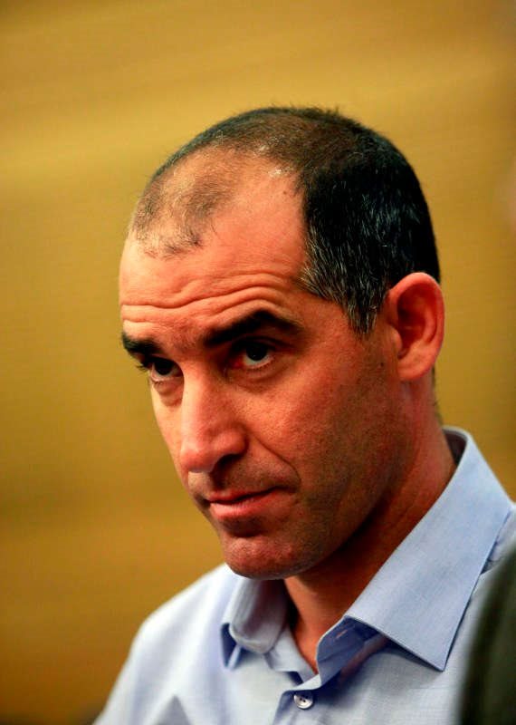 איציק קורנפיין