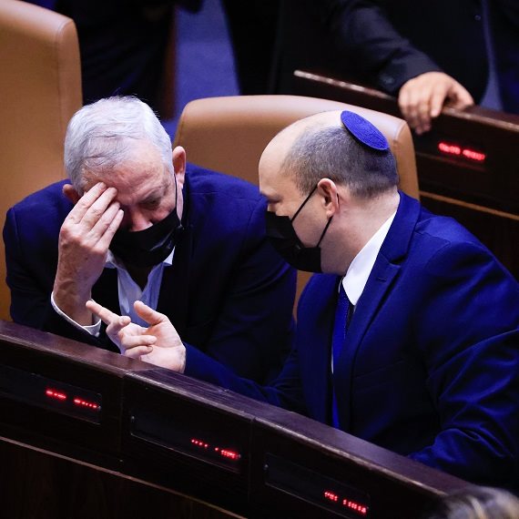ראש הממשלה נפתלי בנט ושר הביטחון בני גנץ