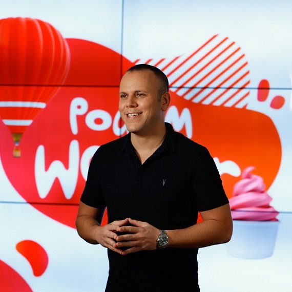 אסף אזולאי, סמנכ"ל השיווק של בנק הפועלים