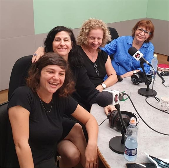 רבקה מיכאלי, לנה קריינדלין, אפרת בן צור וג'וי ריגר באולפן