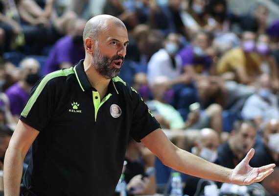 מאמן הפועל חולון