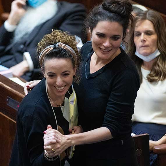 סילמן בכנסת, מחובקת עם ח"כ אמילי מועטי, אמש