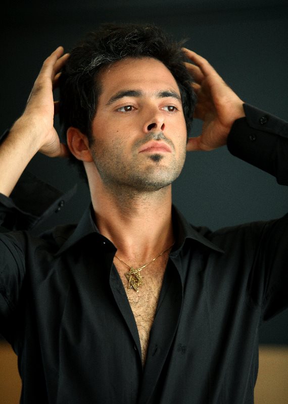 השחקן דן שפירא