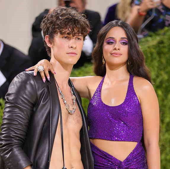 שון מנדז וקמילה קאביו